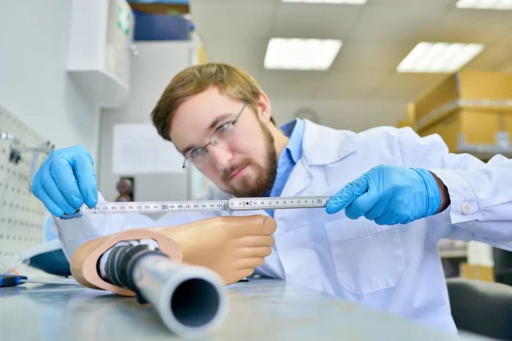 How to become an orthotist or prosthetist